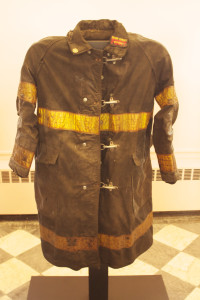 Uniforme indossata da un vigile del fuoco l'11 settembre 2001, attentato alle Torri Gemelle.
